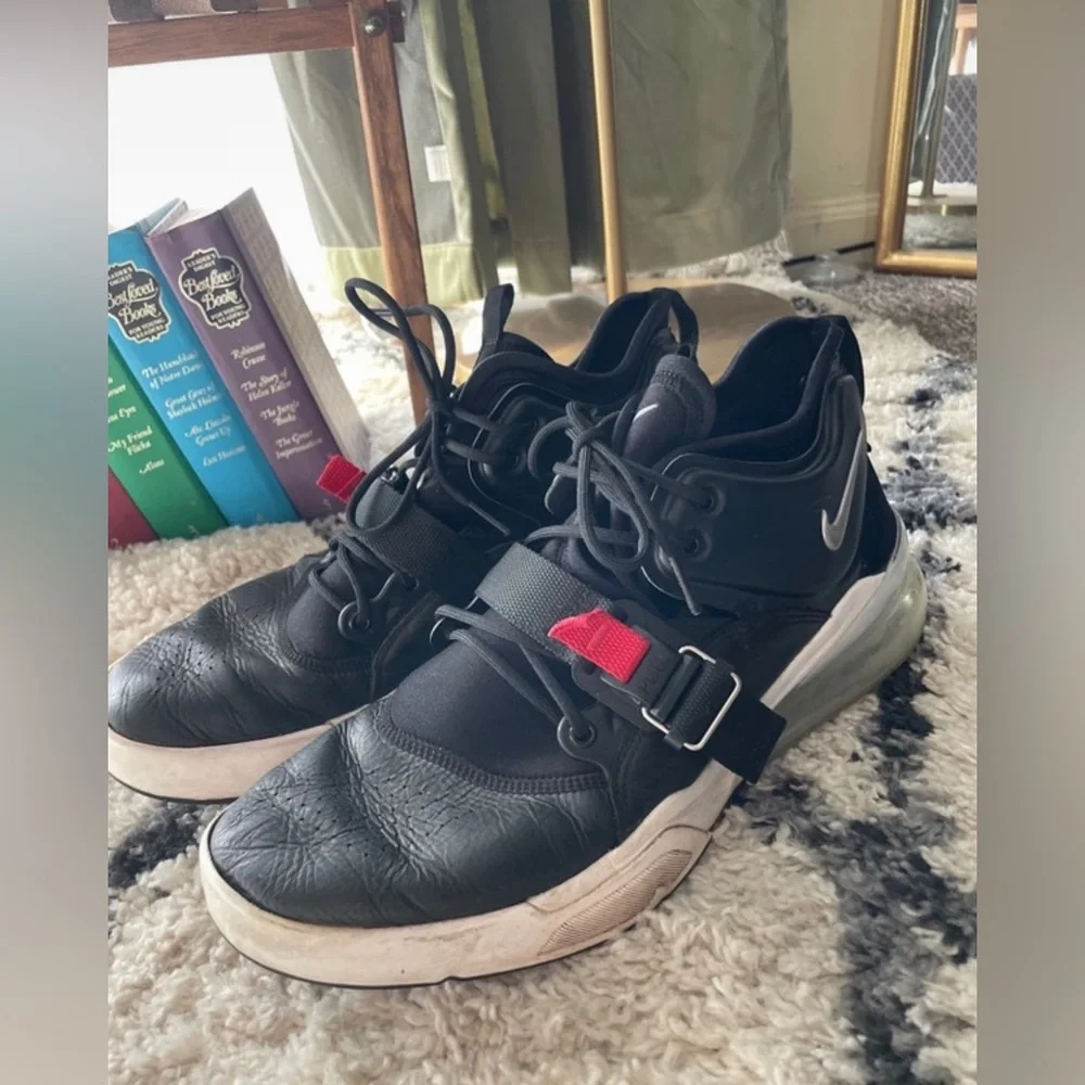 Nike Air Force 270 Sneakers Black and Red with Straps - Mens